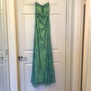 Beautiful beaded gown - size M